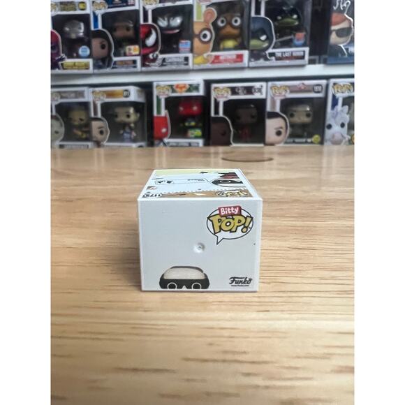 HYPER RARE CHASE BITTY Kevin Malone Dunder Mifflin Hero Office Funko Pop #1175 - Picture 5 of 6